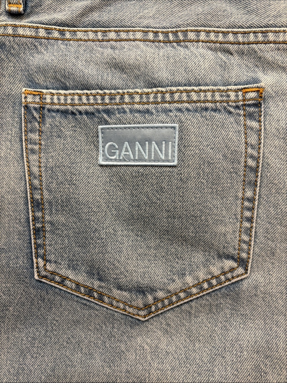Ganni Jozey Relaxed Wide Fit, Mid Rise Full Length Jean in light Blue Vintage - Picture 12 of 14
